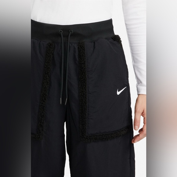 NWT Nike Black Faux Fur‎ High Rise Loose Fit Pants Size Medium - Picture 11 of 12